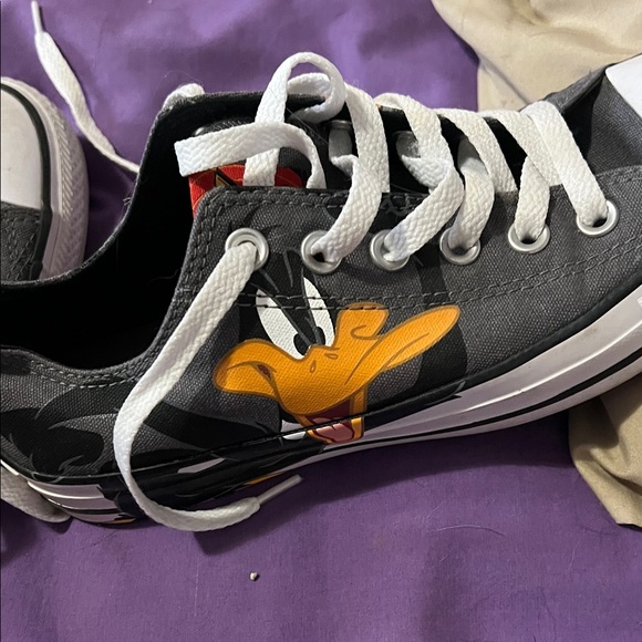 Converse Black and White Sneakers with Looney Tune design *Rare Find - Picture 7 of 8